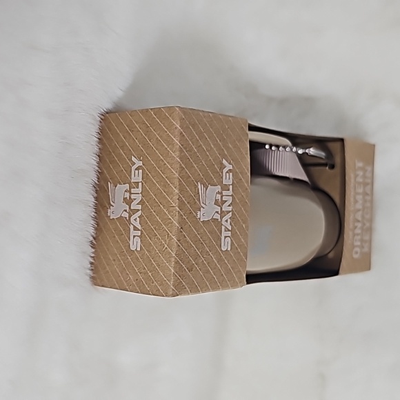 Stanley The Mini Quencher Ornament Keychain Honey Talks - Picture 2 of 5